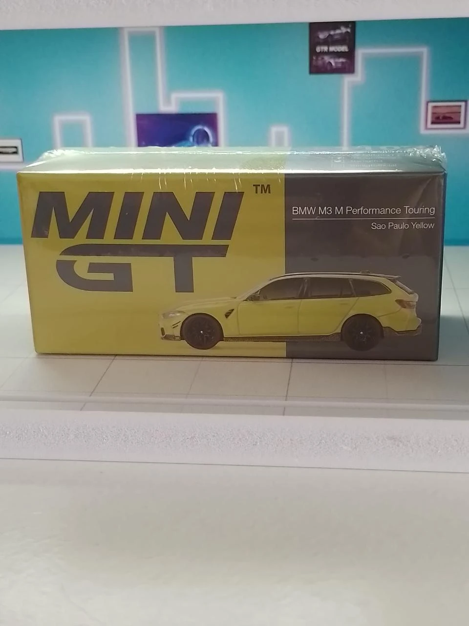Mini GT 1/64 MGT1102 BMW M3 M Performance Touring - São Paulo Yellow - NOVO – photo 2